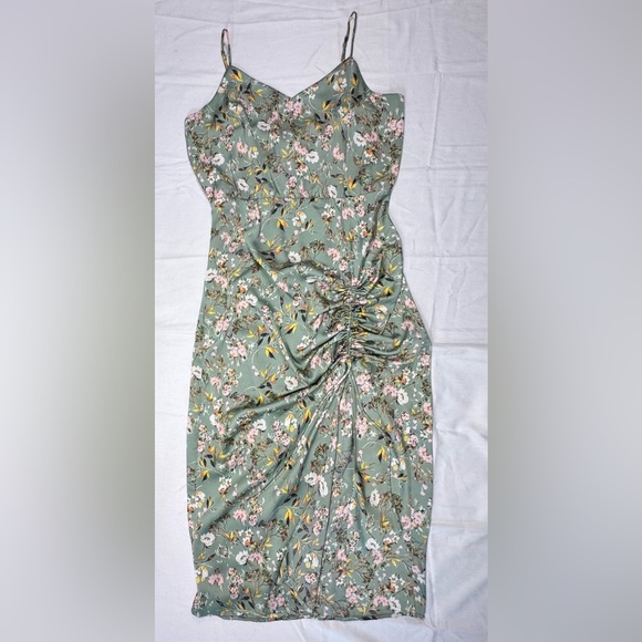 Willow and Root Silky Floral Green Dress - Picture 1 of 7
